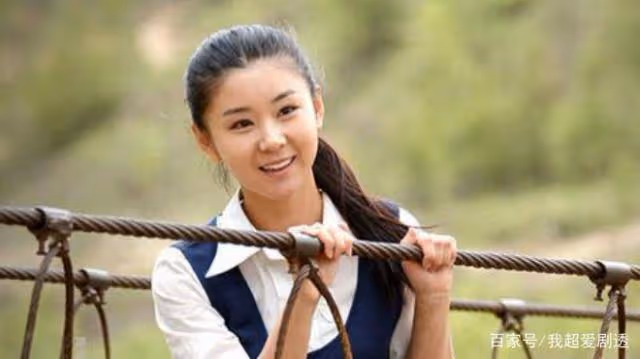 她是馮鞏的「女兒」,出道20年從不拍吻戲,如今36歲美得像18歲