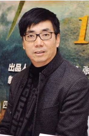 國家一級演員,娶大6歲二婚富婆恩愛23年,繼子英俊是他的驕傲
