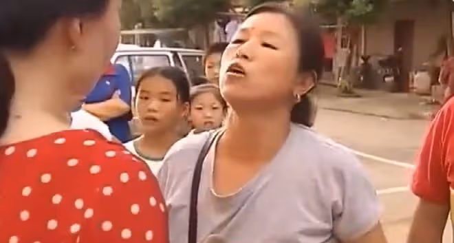 精神病兒媳被迫停藥懷孕，人流後被趕出家門，婆家堅決起訴離婚