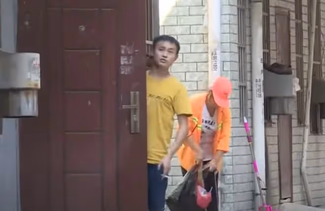 結婚4年無兒無女，高齡妻子懷孕，丈夫逼迫她打胎離婚