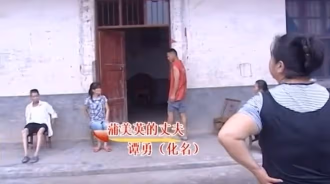 妙齡女遠嫁智障男，遭丈夫多次家暴，丈夫質疑：孩子誰的