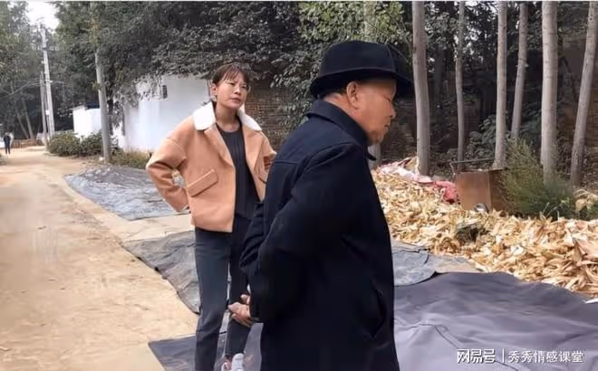 我爸把房賣了,房款給了繼女,現在跟我每個月要3000生活費