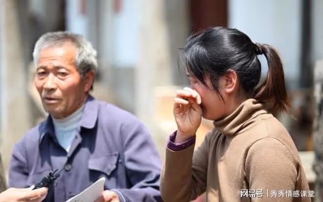 我爸把房賣了,房款給了繼女,現在跟我每個月要3000生活費