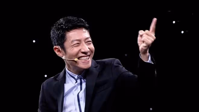 撒貝寧西安遊玩,假裝拍照給網友合照機會,貼心舉動獲網友稱讚!