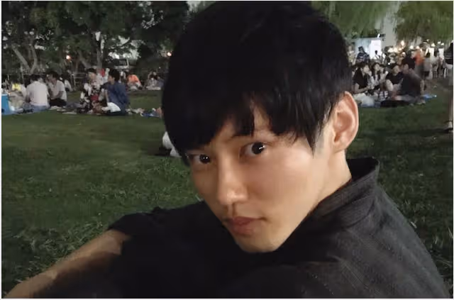 人生根本開外掛!日本神級醫學生「順手考過律師、會計師資格考」 驚人資歷曝光「還參加偶像選拔賽」