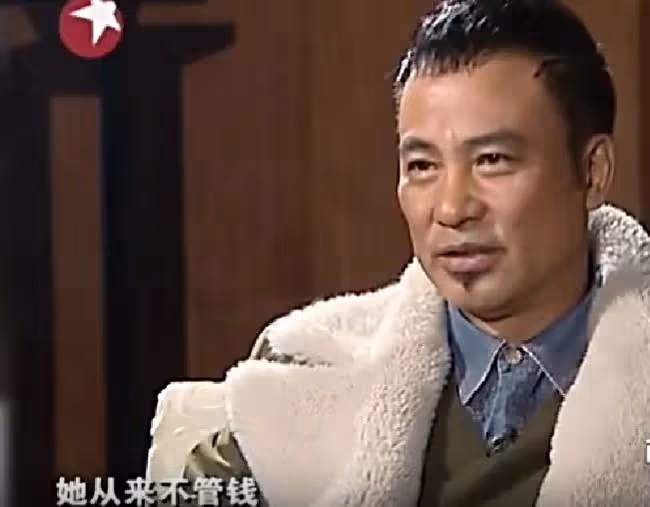 任達華為何69歲還在拼，全部家產給小12歲嬌妻，揭秘超模琦琦