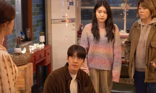 我老公是大哥！於是每年過年「我都伺候回家的小叔和小姑一家」今年過年「廚房裡聽到小叔和小姑飯桌上一句話」我哭了