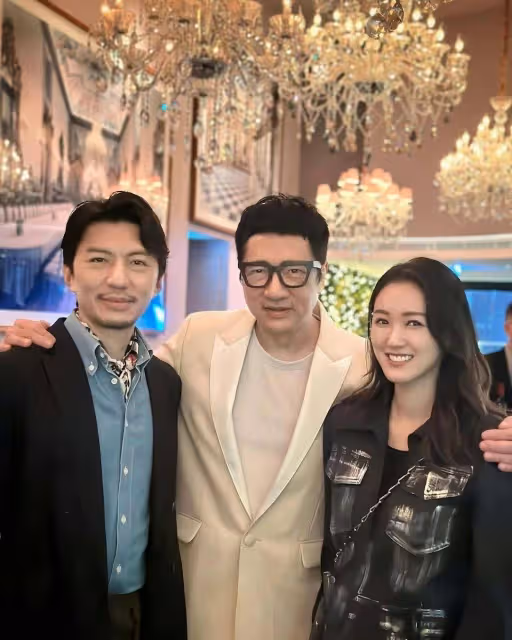 TVB男星單立文慶祝65歲生日！圈中好友現身送祝福，妻子甜蜜獻吻