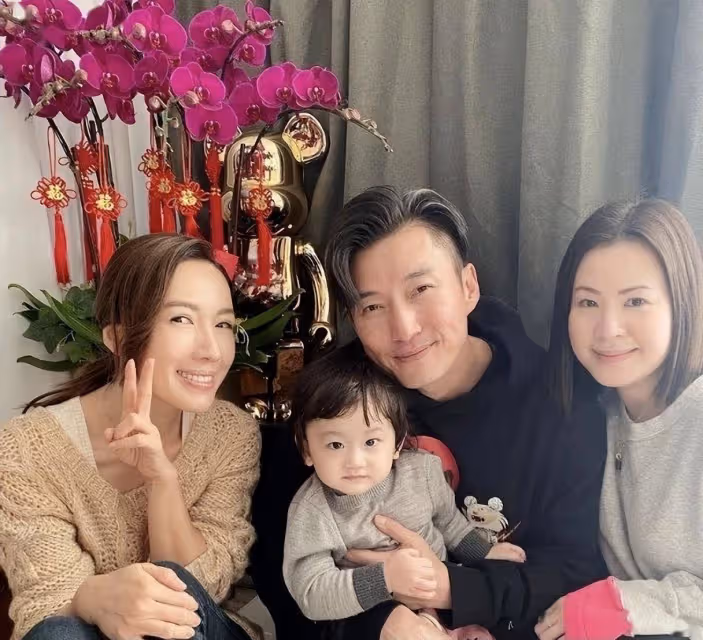 TVB男星單立文慶祝65歲生日！圈中好友現身送祝福，妻子甜蜜獻吻