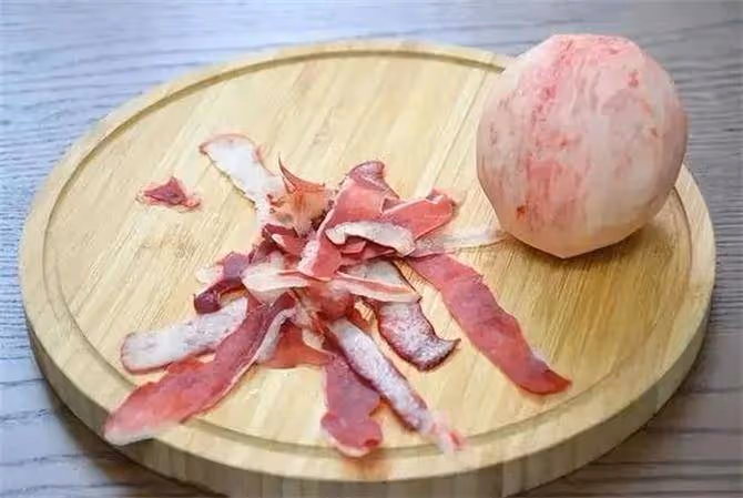 桃子皮能吃嗎？吃桃子到底該不該削皮？皮有營養嗎？