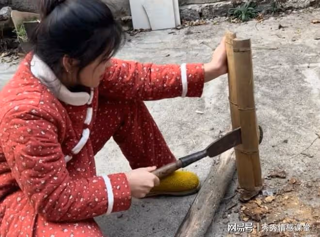 三姐在家住了十幾天，返程前母親忽然跟她提要求，三姐聽完就哭了