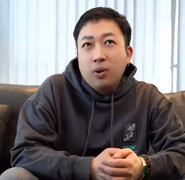 於正直播懟白鹿粉絲,低分導演堅決不換,網友:他對得起白鹿