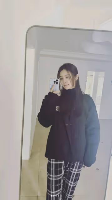 TVB前男星老婆大曬穿搭,網友批老土不如前女友!遭反擊:不喜歡別看