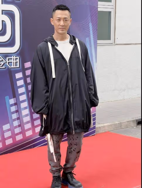 TVB前男星老婆大曬穿搭,網友批老土不如前女友!遭反擊:不喜歡別看