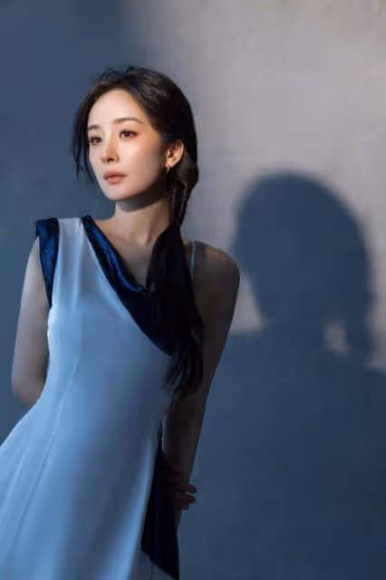 楊冪:內地娛樂圈獨領風情,身姿無與倫比!