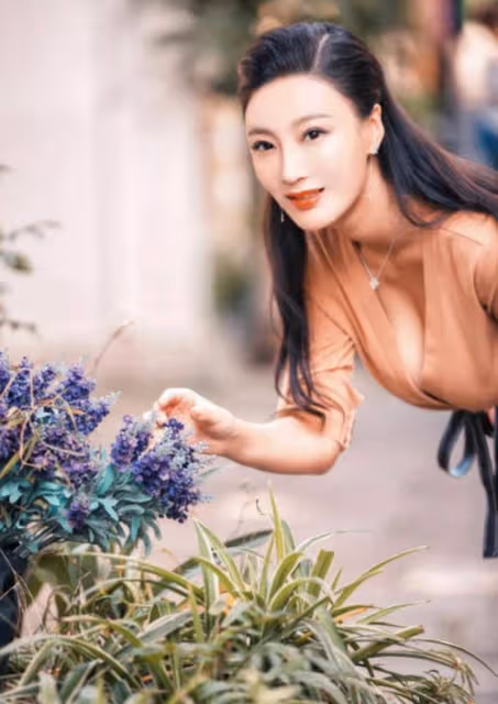 講真!王李丹妮的完美身材引發熱議,驚艷眾人!