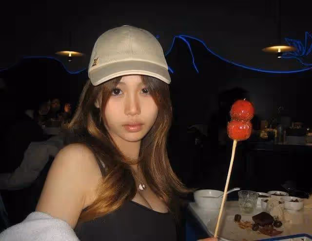 香港知名性感女神14歲女兒照片曝光,打扮成熟,顏值超越媽媽