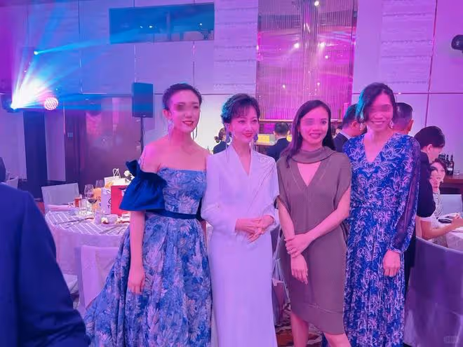 香港慈善晚宴:趙雅芝朱玲玲比美,霍啟山有風度,曾志偉惹爭議!