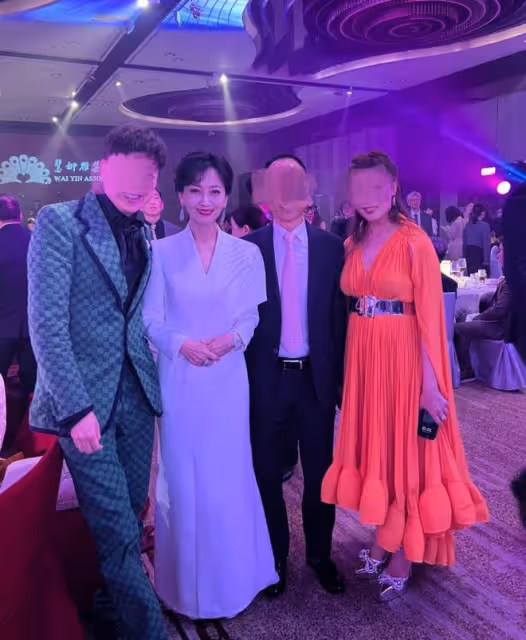 香港慈善晚宴:趙雅芝朱玲玲比美,霍啟山有風度,曾志偉惹爭議!