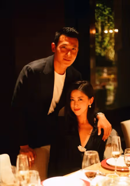 39歲朱珠超市被偶遇,身形顯臃腫,挑打折包包,拮据生活疑曝光!