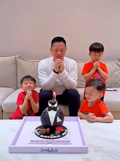 胡杏兒為老公慶生,夫妻倆貼臉撒糖,三個兒子爭相獻吻爸爸超有愛