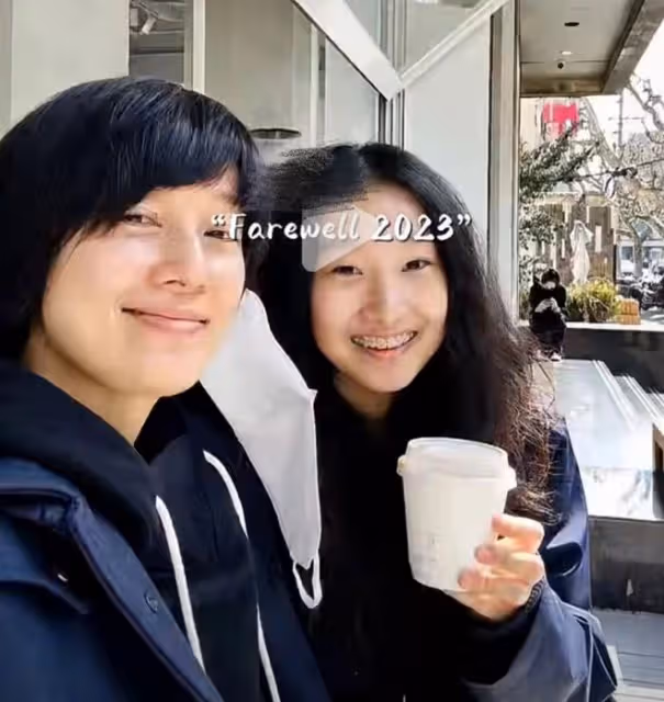 文章大女兒下廚做菜,15歲愛馬廚藝了得,人美手巧像媽媽