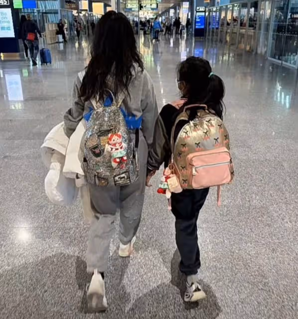 文章大女兒下廚做菜,15歲愛馬廚藝了得,人美手巧像媽媽