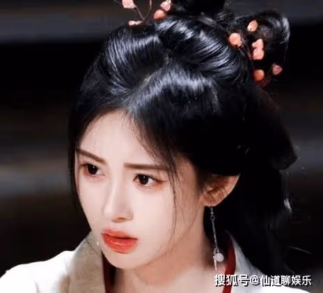 《花間令》人物關係是什麼?楊採薇和上官芷是同一個人嗎?