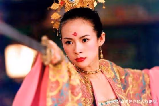 章子怡青澀舊照流出,年紀輕輕就已「撩人心弦」,難怪能紅透國際
