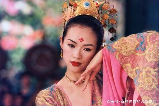 章子怡青澀舊照流出,年紀輕輕就已「撩人心弦」,難怪能紅透國際