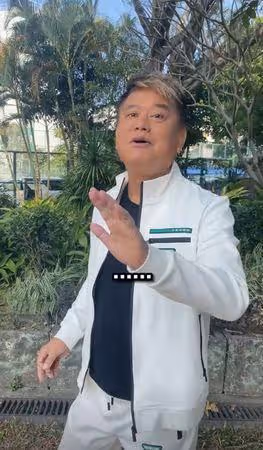 演周星馳電影爆紅!陳百祥74歲現況「騎車外送+工地搬重物」內幕曝