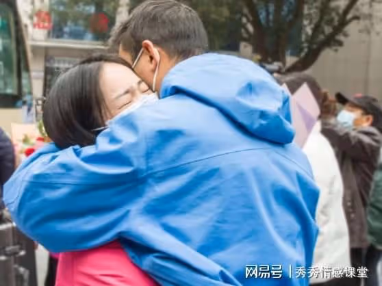 還完帳後我和媳婦緊巴過年,那天從岳母家回來後,媳婦在路上哭了