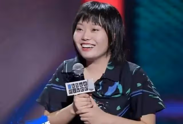 李雪琴綜藝近照曝光被誇秒變女神,網友:她把東北話改掉就好多