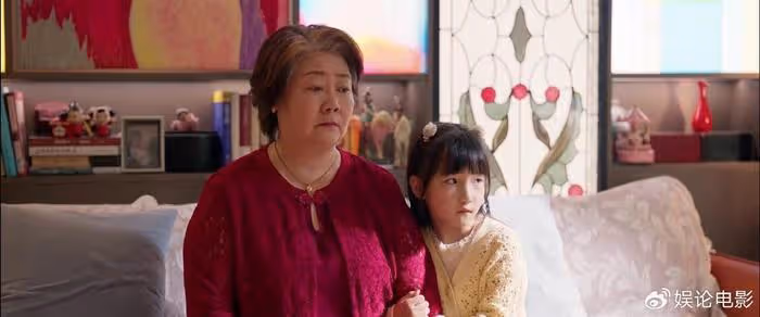 薩日娜成媽媽專業戶,《小日子》演婆婆三觀正,她是家的守護神