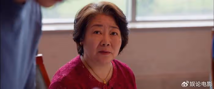 薩日娜成媽媽專業戶,《小日子》演婆婆三觀正,她是家的守護神