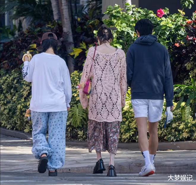 韓韶禧柳俊烈夏威夷約會！認愛隔天「全程臭臉滑手機」D社拍到了