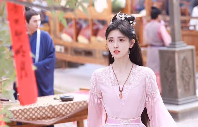演啥都像自己，偏偏戲約不斷，30歲的鞠婧禕放過觀眾吧！