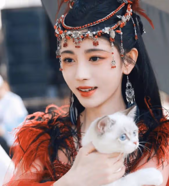 演啥都像自己，偏偏戲約不斷，30歲的鞠婧禕放過觀眾吧！