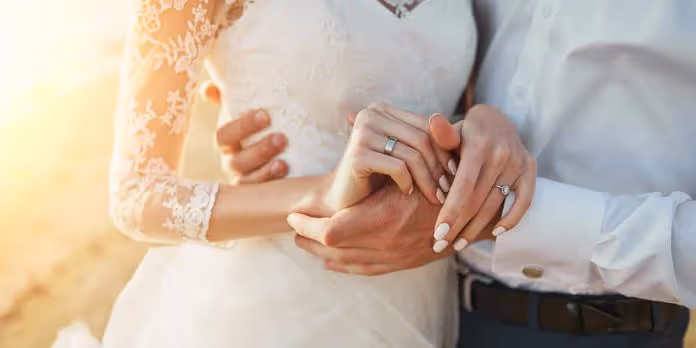 婆婆總擺臭臉!人妻精心準備「1萬元月餅」想改善婆媳關係 意外揭開「老公不堪真相」崩潰:該離嗎