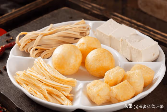 37歲女愛吃肉!突然腹部不適「罹患腸癌」 醫生提醒「2種肉」確實要少吃