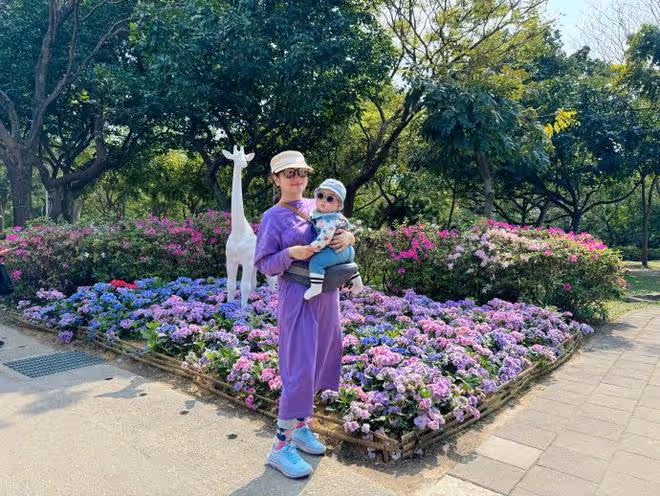 任家萱帶6個月兒子出遊,小腰果顏值高像媽媽,全身胖嘟嘟超可愛