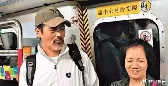 39歲京圈公主朱珠逛特賣會,身形臃腫和精修圖反差大,拮据生活疑曝光