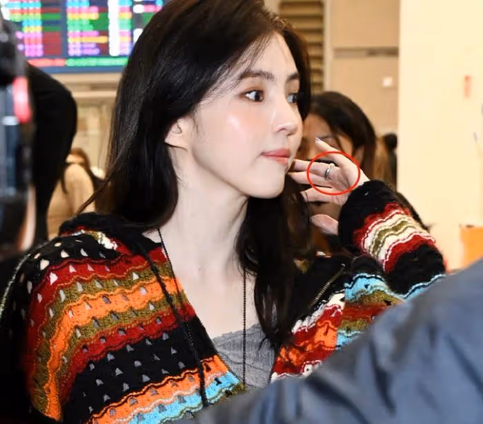 韓素希風波後首現身,無名指戴戒指心情大好,網友:小三上位成功