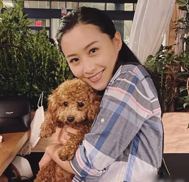 前TVB女星陳法拉官宣喜訊!在國外定居喜提混血二胎,還是個男孩