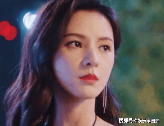 張予曦新劇《猜猜我是誰》上線,搭檔王子奇演繹精彩對手戲,網友直呼過癮!