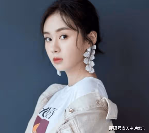 從《夏至未至》到《花間令》,鄭合惠子的演技之路越來越寬,粉絲:期待!