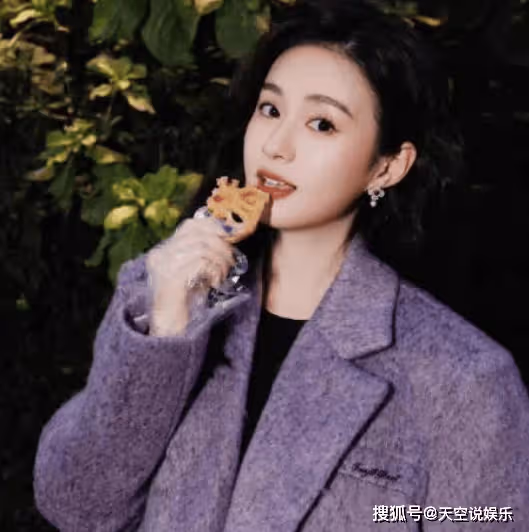 從《夏至未至》到《花間令》,鄭合惠子的演技之路越來越寬,粉絲:期待!