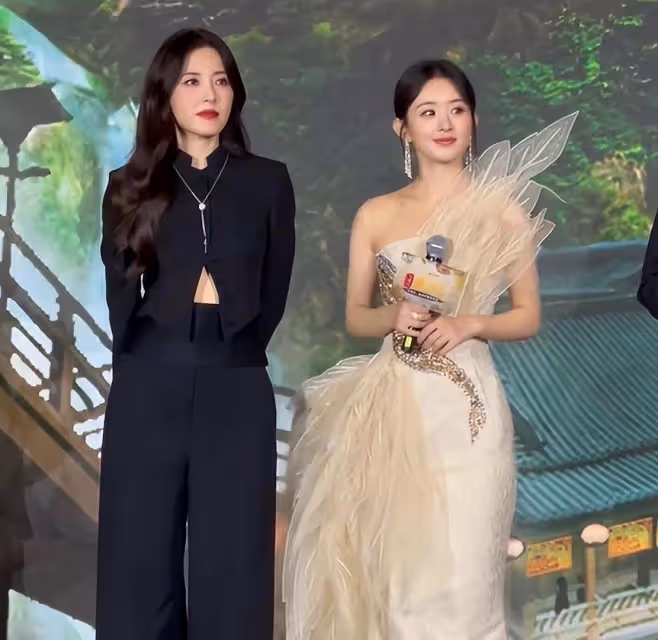 趙麗穎「又土又矮」到底算不算大美人？看看她和曾黎的合照就知道