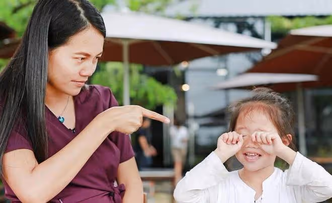 「孩子被吼卻從不記仇」的原因，令人心疼，趁孩子還小儘早挽回
