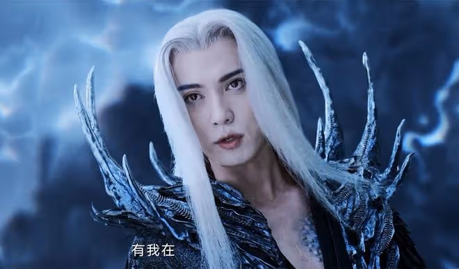 烈焰:䰠眼真實身份曝光,乃遠古神族之主,比黑瓏尊貴,神元不滅